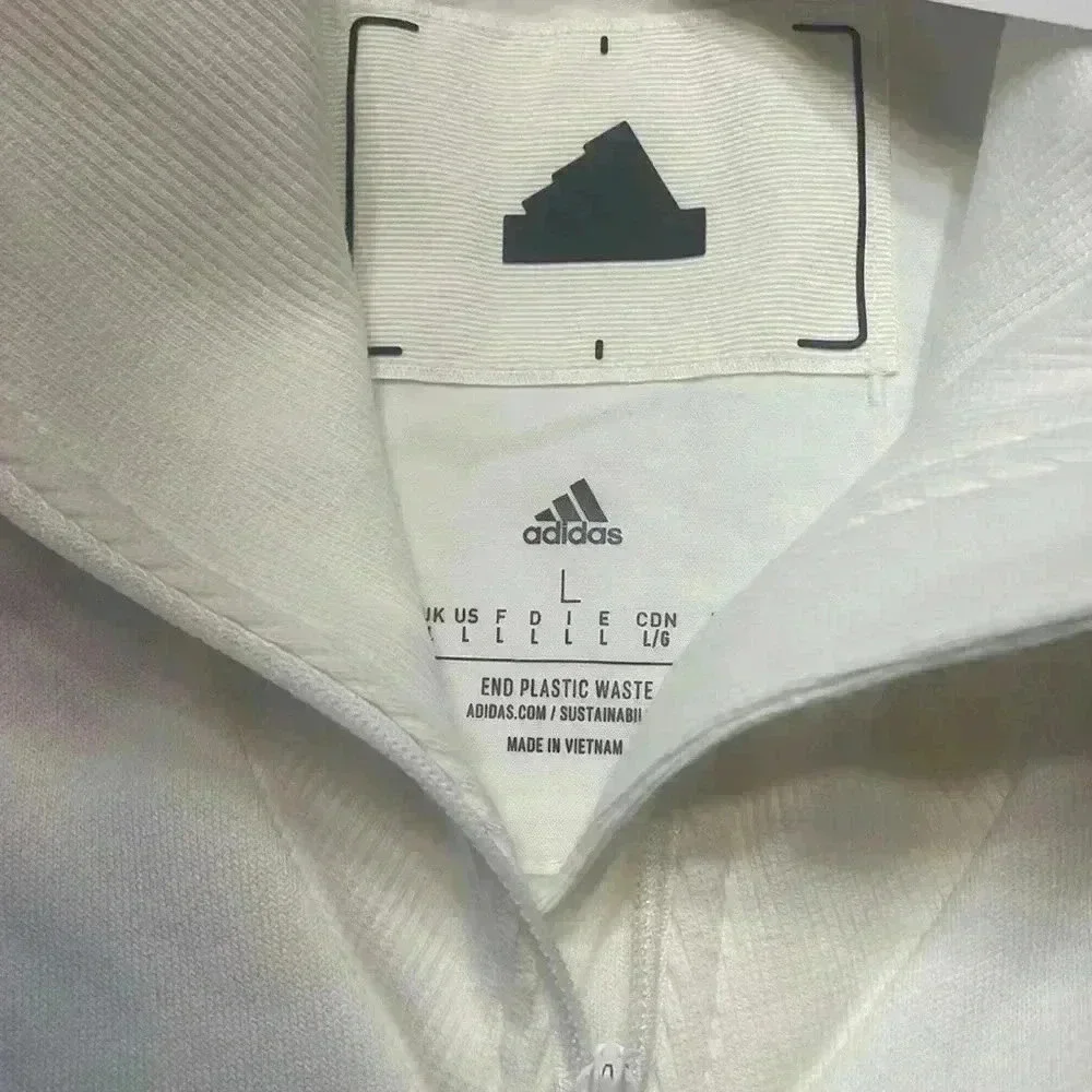 Adidas 1/2 zip sweatshirt size Large, NWT